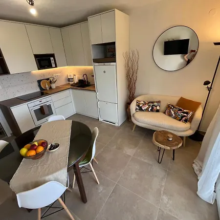 Kale Center Apartment *